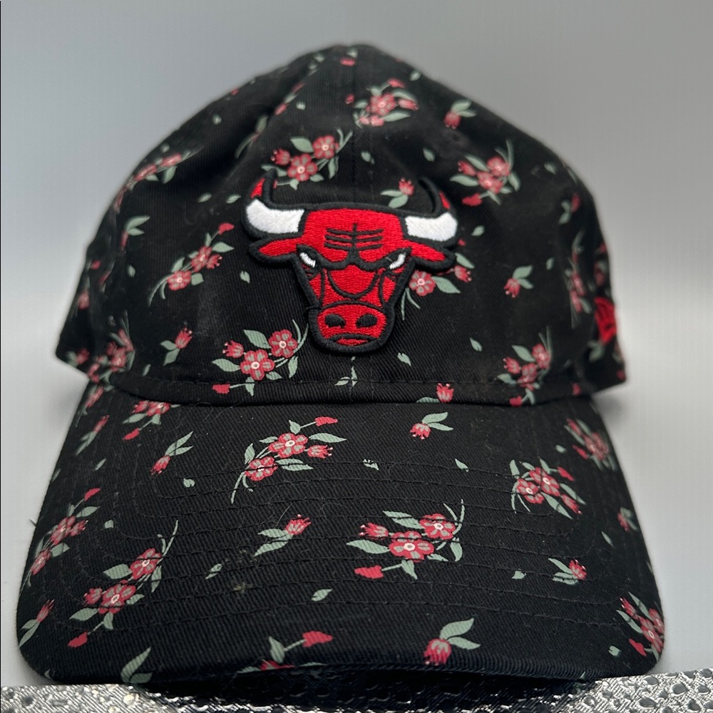 Chicago Bulls New Era Women's Bloom Print 9TWENTY Adjustable Hat - Black🏀